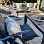 Garden Mit Sonniger Terrasse Im Herzen Emdens * Emden