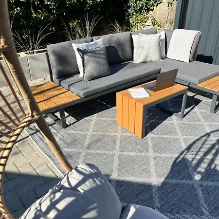 Garden Mit Sonniger Terrasse Im Herzen Emdens *